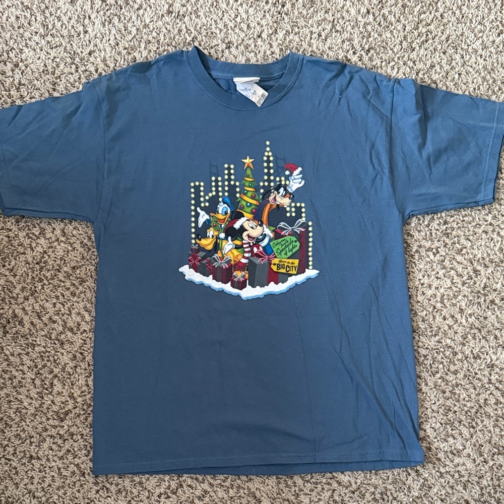 Vintage deadstock Christmas Disney tee